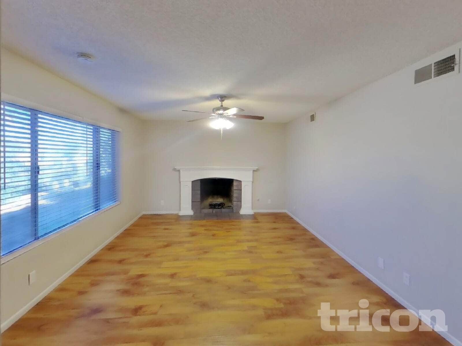 Building Photo - 4078 Deerfield Ave