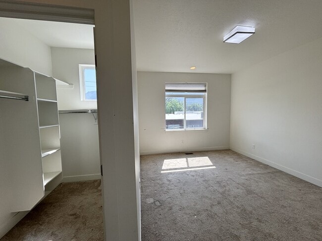 Building Photo - 3883 Komenda Ct