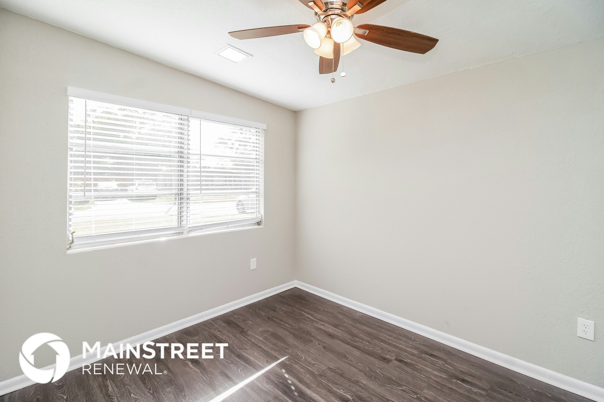 Building Photo - 2141 Ridge Dr