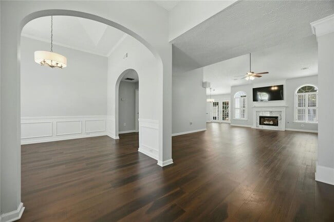 Building Photo - 572 Staghorn Ln