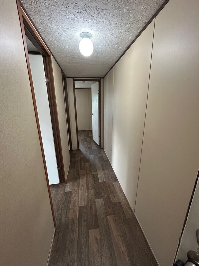 Building Photo - 1512 Jans Dr