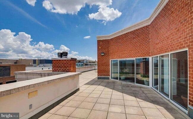 Building Photo - 1230 23rd St NW