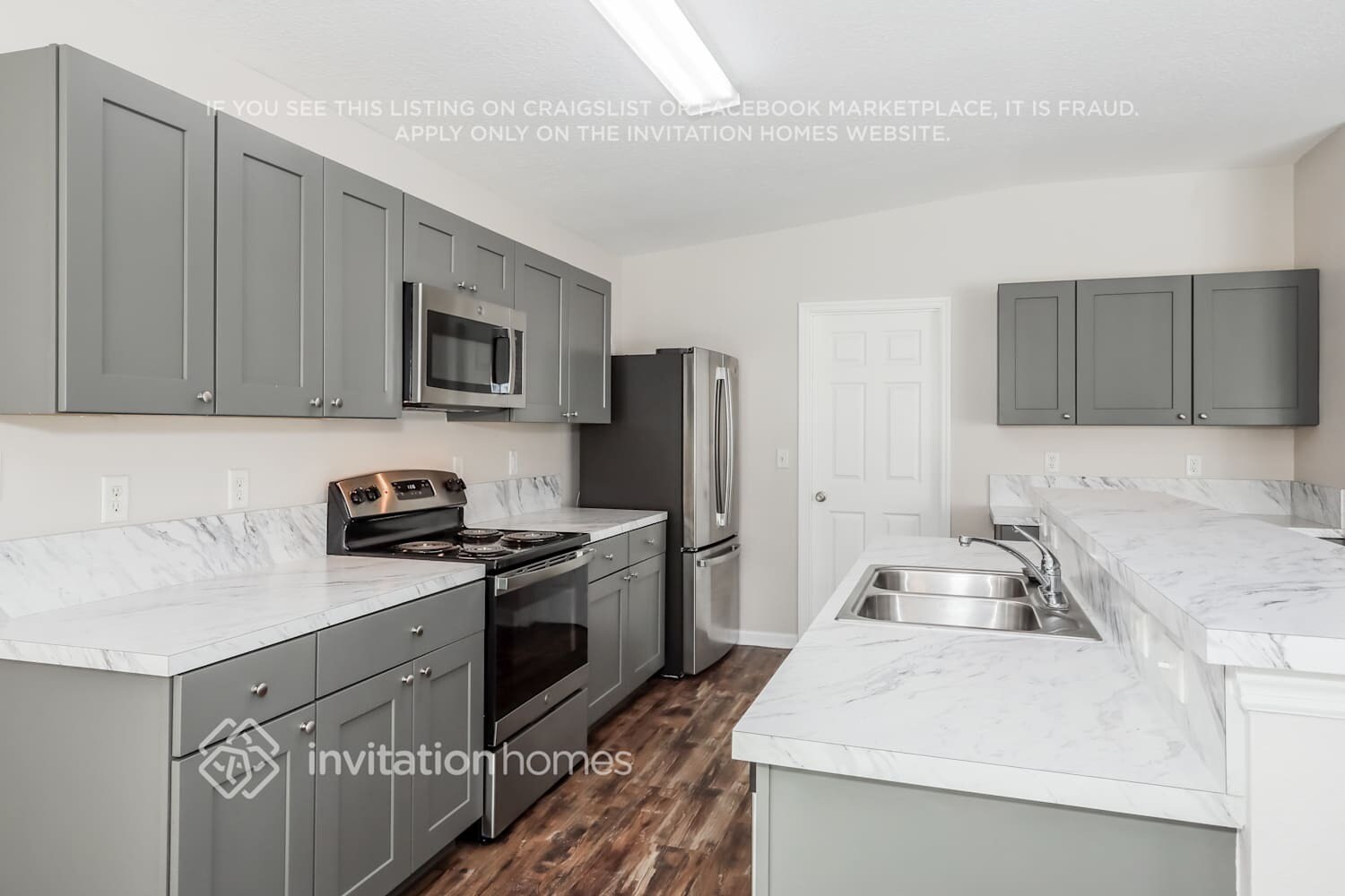 Building Photo - 305 Brantley Harbor Dr