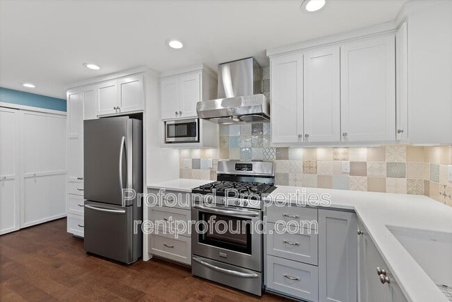 Building Photo - 9045 SW Pinto Ct