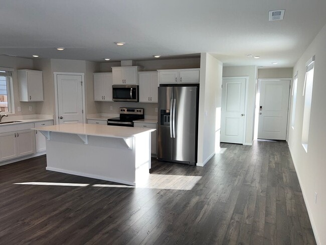 Building Photo - LIKE NEW Spacious 2 Story Home on Corner Lot - Kemper Grove / Ridgefield, WA