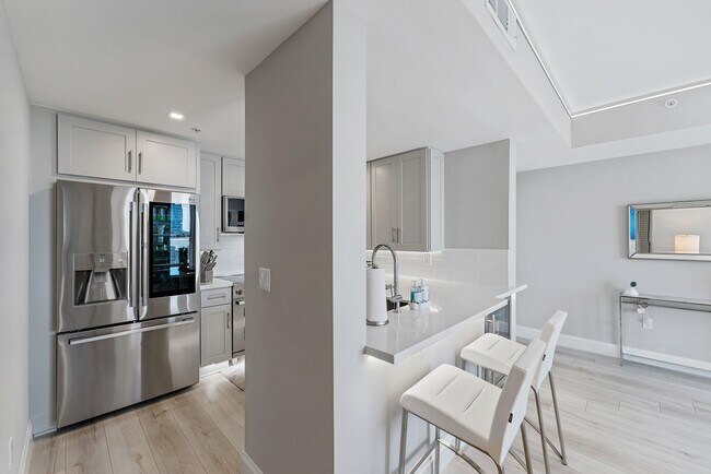 Building Photo - 255 Evernia St