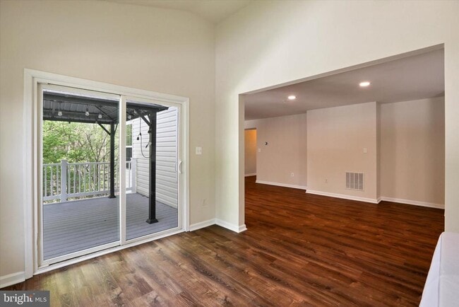 Building Photo - 6981 Linden Ave