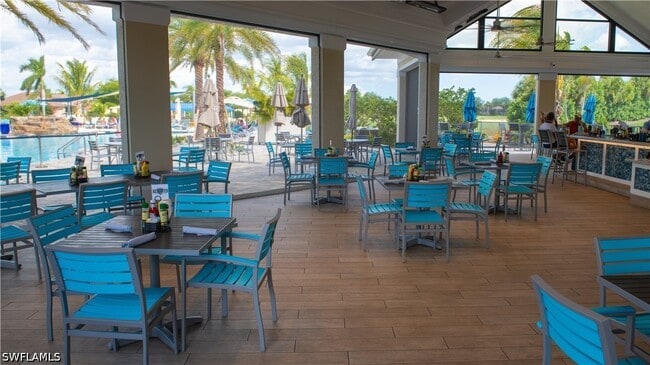 Building Photo - 10020 Siesta Bay Dr