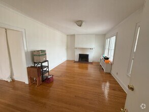 Building Photo - 89 Maplewood Ave