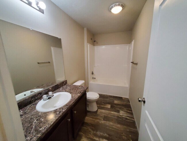 Building Photo - 8 Parakeet Hill Dr