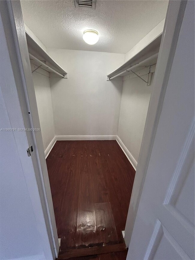 Building Photo - 5201 Geneva Ct