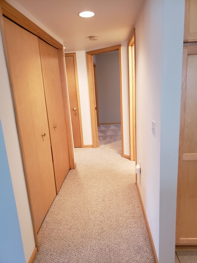 Building Photo - 208 Parador Pl