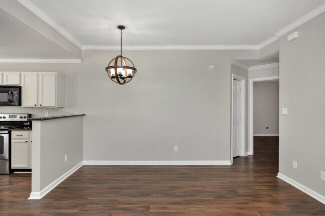 Building Photo - 103 N W Sugar Bluff Ln