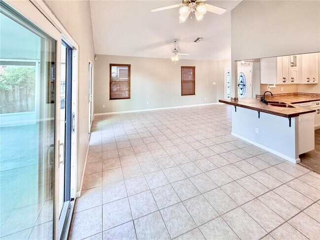 Building Photo - 2245 Springrain Dr