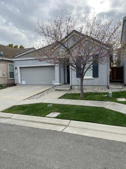 Primary Photo - 3139 Staysail St