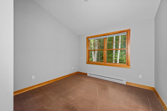 Building Photo - Squam House