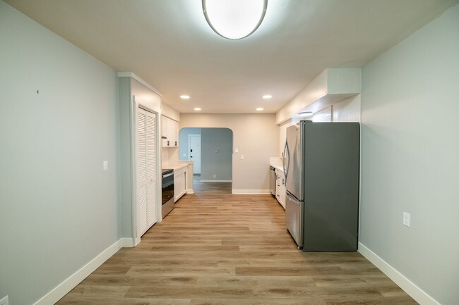 Building Photo - VPM2949D-3