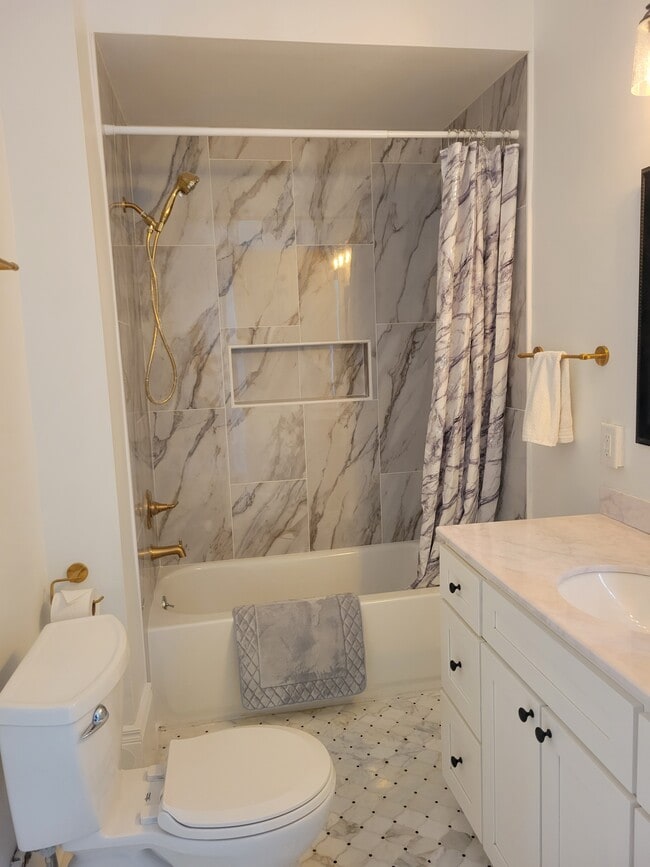 Upstairs full bath & shower - Newly renovated - 1220 Harmony St
