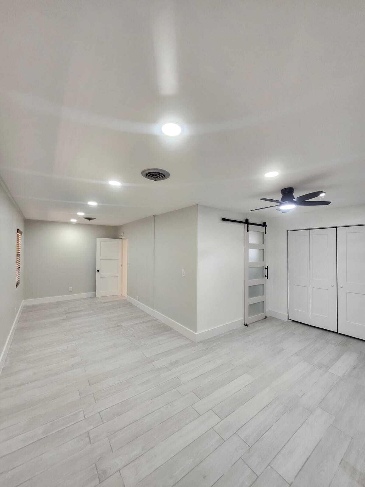 Building Photo - 537 S Clayton Ave