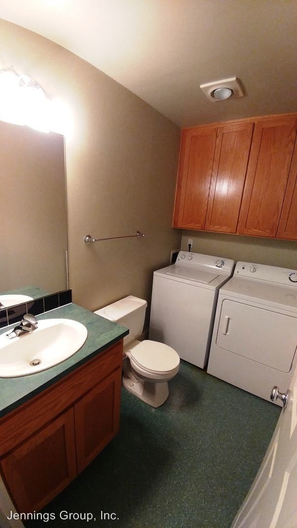 Building Photo - 1527-1527 Lincoln Alley