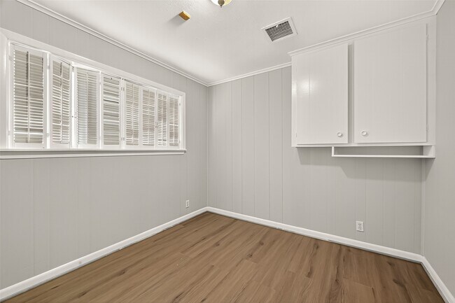 Building Photo - 5418 Darnell St