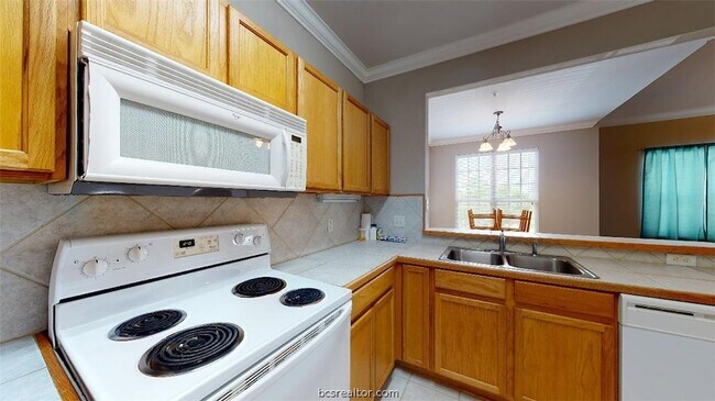 Building Photo - 801 Luther W St