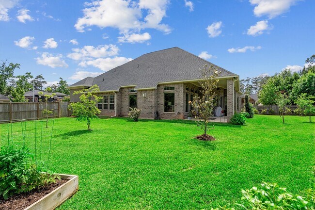 Building Photo - 122 Coral Bells Ct