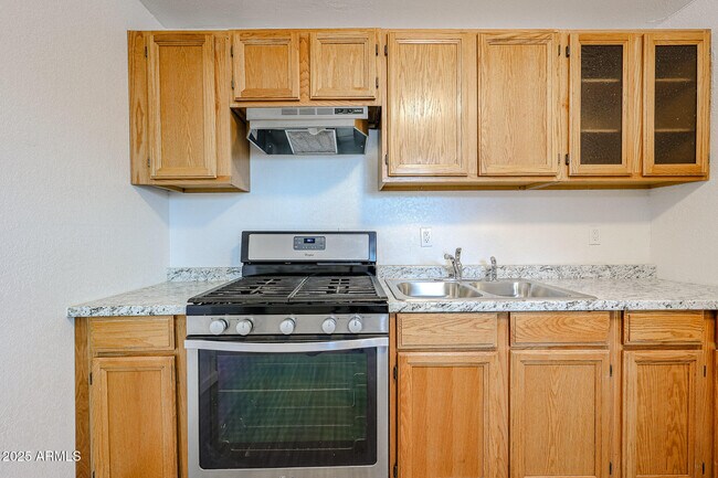 Building Photo - 4423 N 23rd Ave