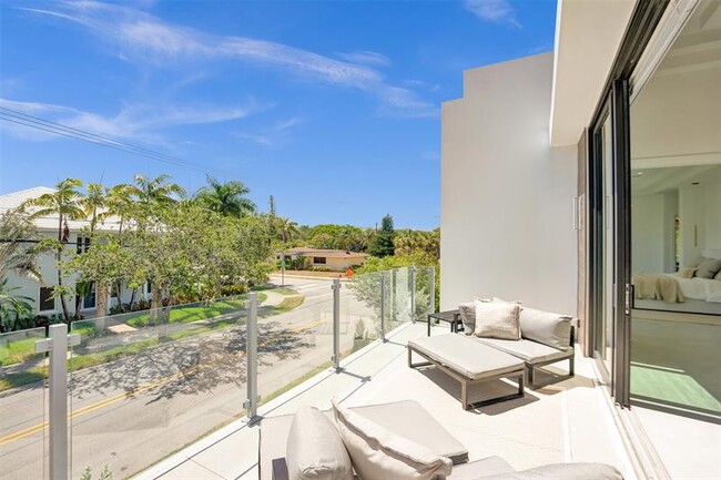 Building Photo - 1111 SE 9th Ave