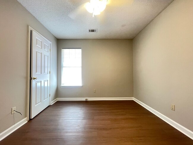 Building Photo - Adorable home in Southaven!