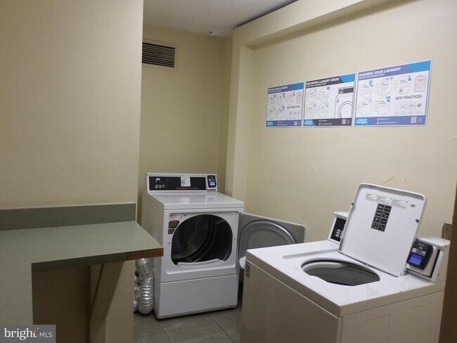 Building Photo - 8 S Van Dorn St