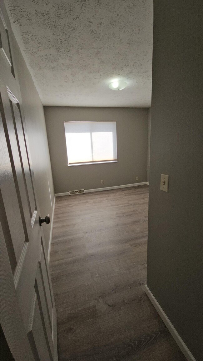 Building Photo - 10218 Weir St