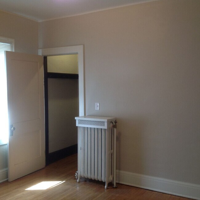 Building Photo - Cute single family house for rent in Willmar, MN