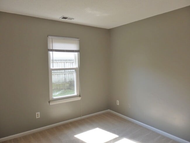 Building Photo - READY 07-15-26! Charming Rock Creek Ranch Home! Community Pool, Tennis Courts, & Playgrounds! Mus...