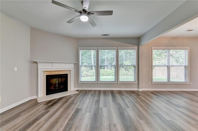 Building Photo - 2208 Staunton Dr NW