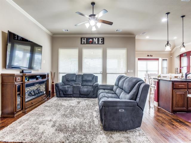 Building Photo - 804 Longhorn Drive