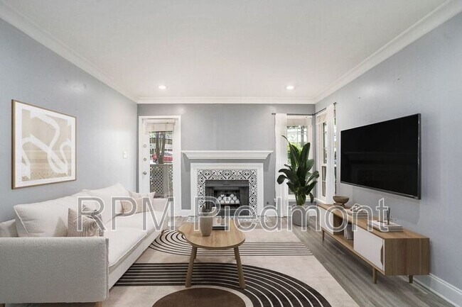 Primary Photo - 6820 Glenridge Dr