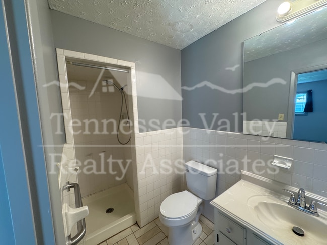 Building Photo - MOVE IN READY! TOUR TODAY! Check out this ...