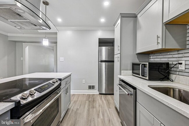 Building Photo - 2905 Wren Ct