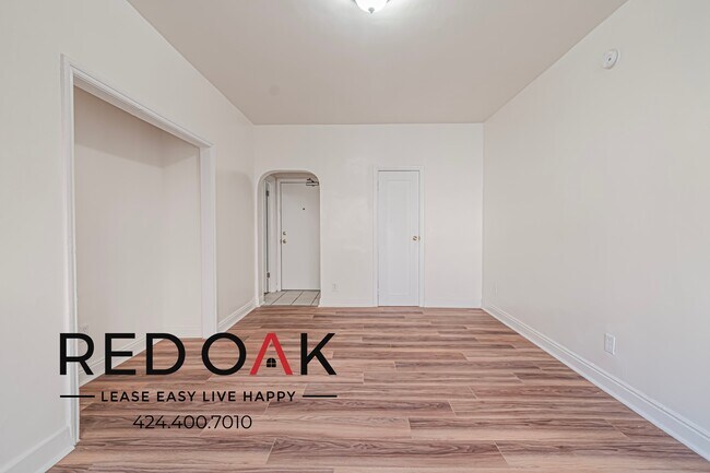 Building Photo - 2850 Leeward Ave