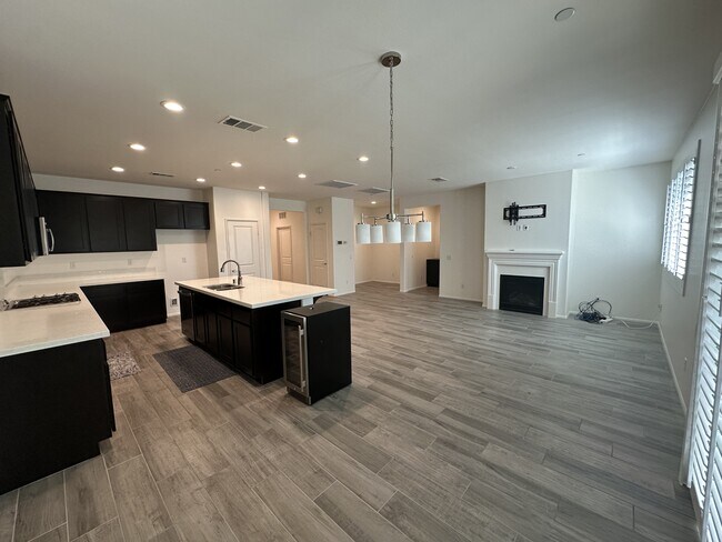 Building Photo - 5617 Buckthorn Ct