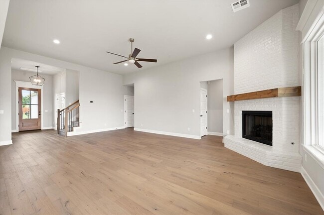 Building Photo - 8732 Beechgrove Dr