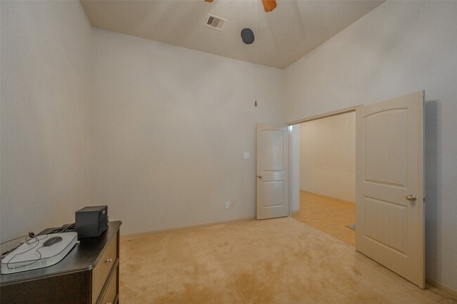 Building Photo - 12805 Shady Springs Dr
