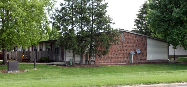 Building Photo - Meadowood Apartments