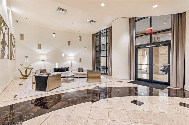 Building Photo - 3040 Peachtree Rd NW