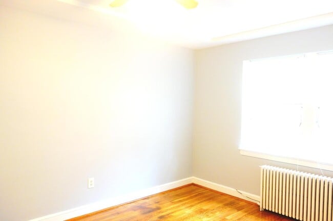 Building Photo - 8409 Greenwood Ave