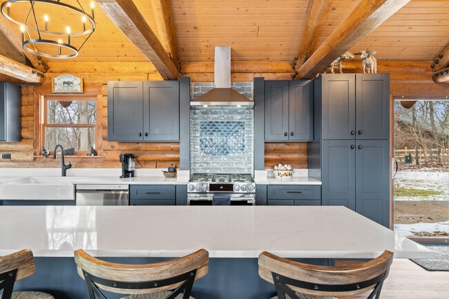 Building Photo - N1508 Wildwood Rd