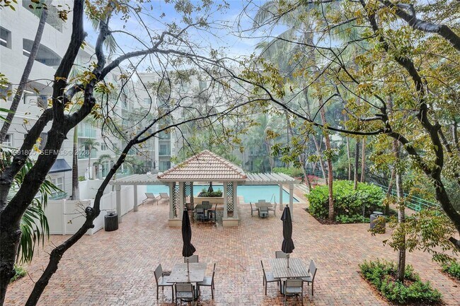 Building Photo - 6001 SW 70th St