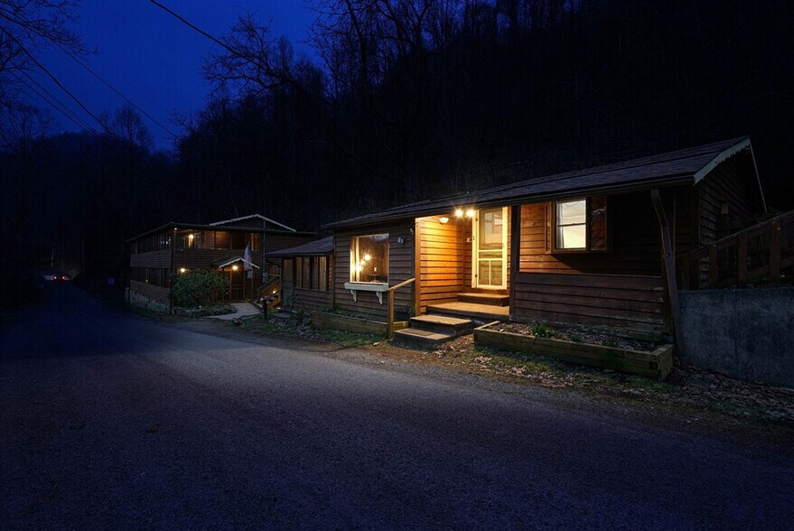 Building Photo - 72 Faulkner Rd