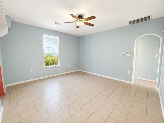 Building Photo - 5403 Ave Q 1/2